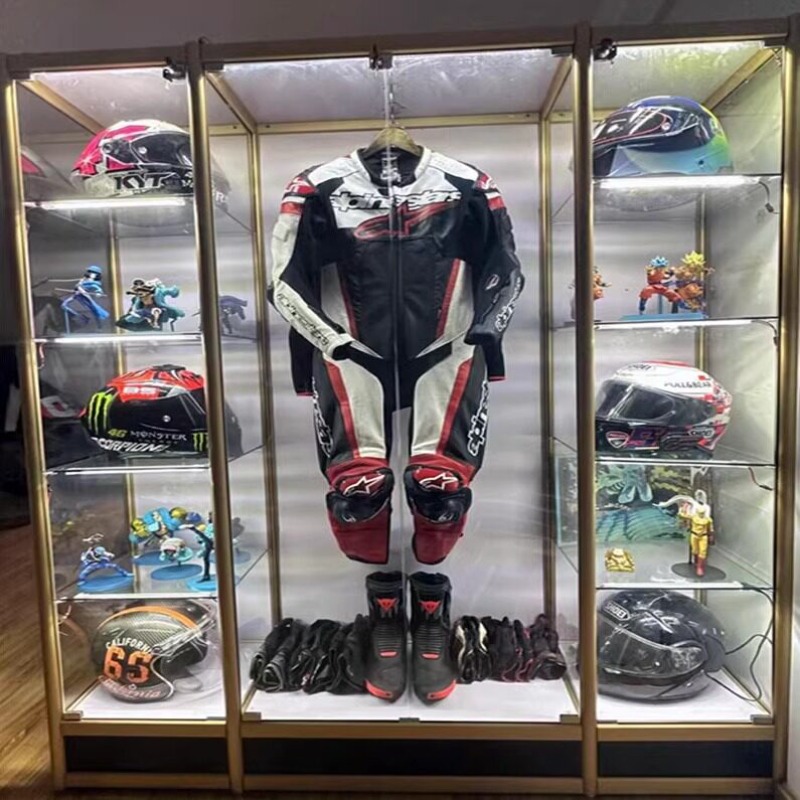 Stojak na kaski motocyklowe, e – Motorcycle Gear Display Rack recenzja i cena