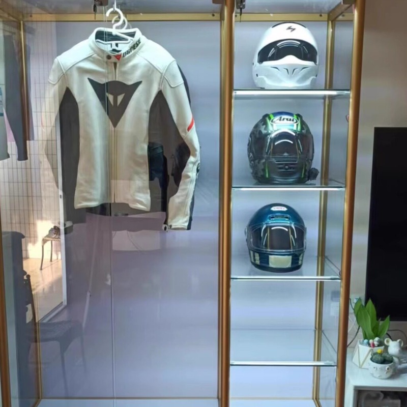 Stojak na kaski motocyklowe, e – Motorcycle Gear Display Rack recenzja i cena